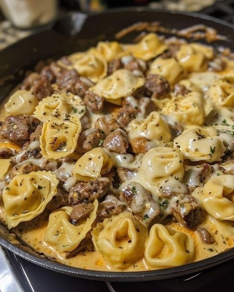 Creamy Garlic Parmesan Tortellini with Chicken & Broccoli 480866535_1376352467112846_4703386908975972334_n