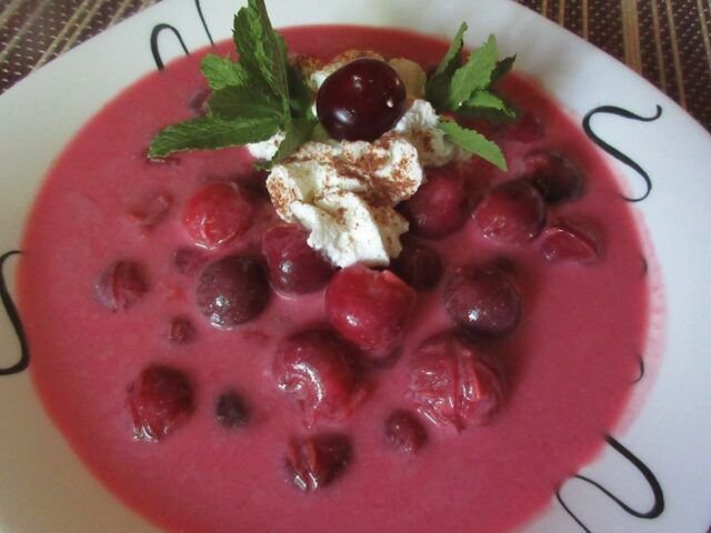 Hungarian Meggyleves (Chilled Sour Cherry Soup) 🇭🇺 3567dc174a946a067e0ab19d5609ecbe