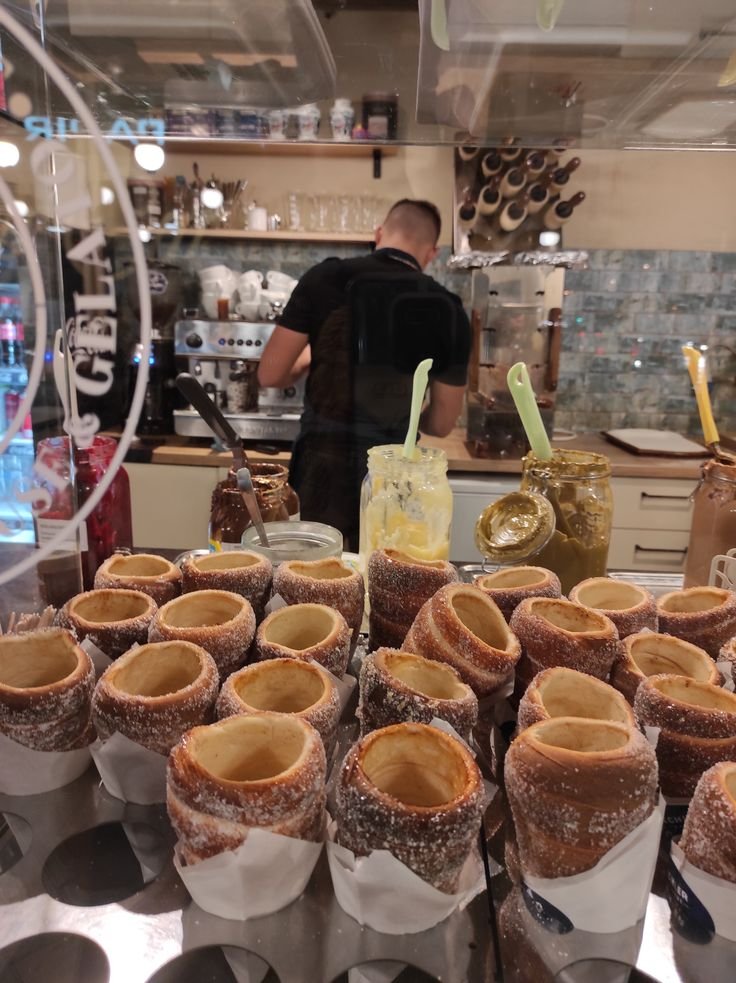 Authentic Hungarian Chimney Cake Recipe (Kürtőskalács) 40e88f2822edd2aa26cdab9b110346dd (1)