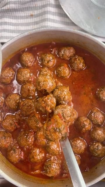 Hungarian Meatballs (Magyar Fasírtgolyók) Recipe 6d36da54b99dc0be126d919d42175e16 (1)